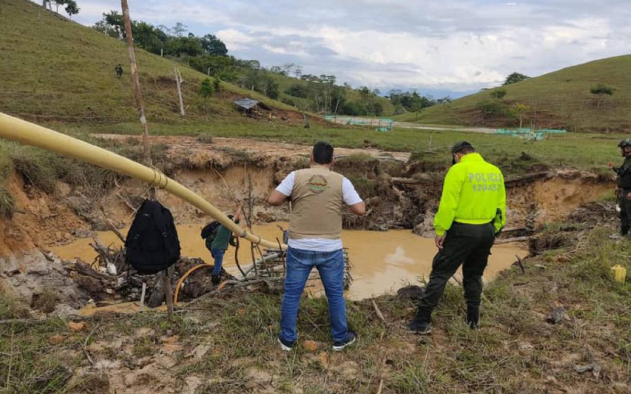 Como resultado de una operación desarrollada de manera coordinada entre el Comando Aéreo de Combate No.6 de su Fuerza Aérea Colombiana, El Batot No.22 del Ejercito Nacional, El CTI, la Sijin y la corporación para el desarrollo sostenible del sur de la Amazonia Corpoamazonia.