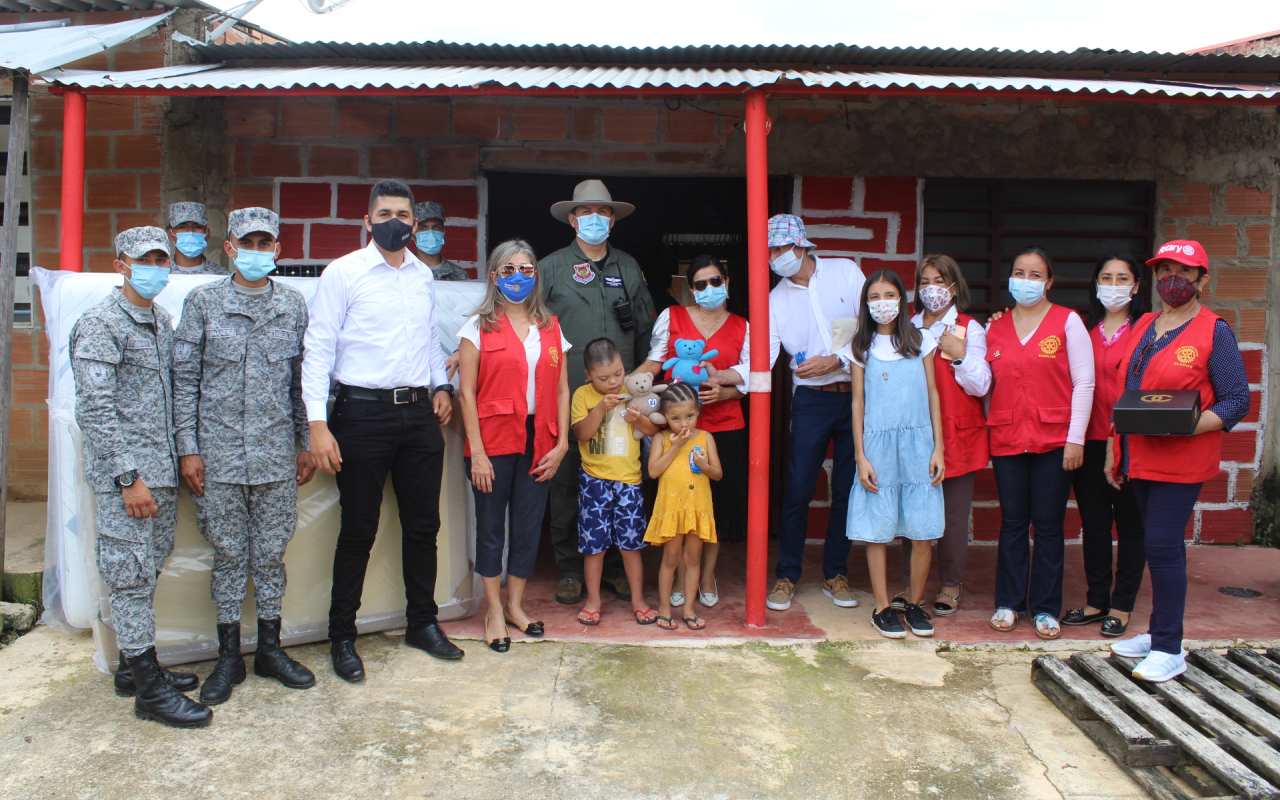 Bienestar y alegría para niños en condición de discapacidad gracias al Club Rotario de Yopal y su Fuerza Aérea