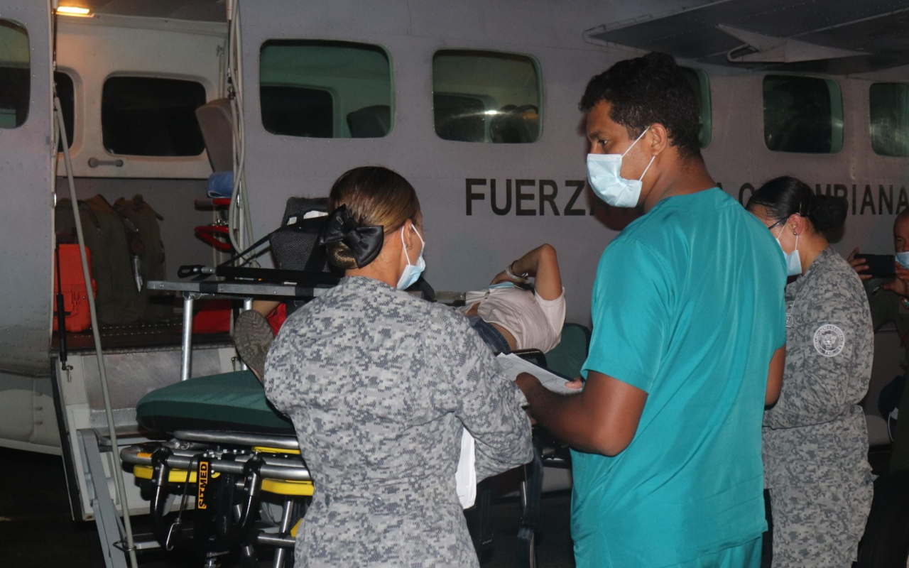 Mujer enferma fue movilizada de manera oportuna por su Fuerza Aérea