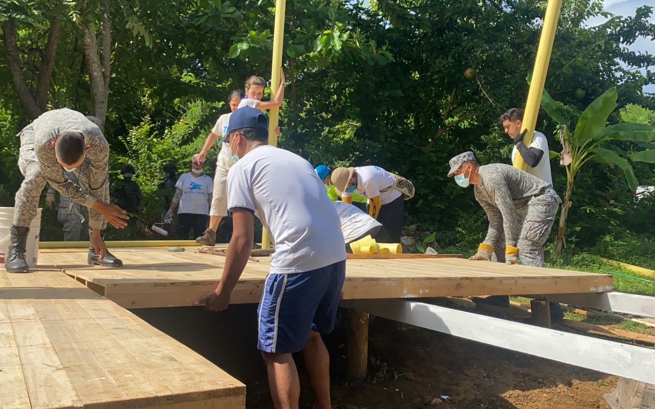 El GACAR apoya construcción de vivienda en San Andrés. 