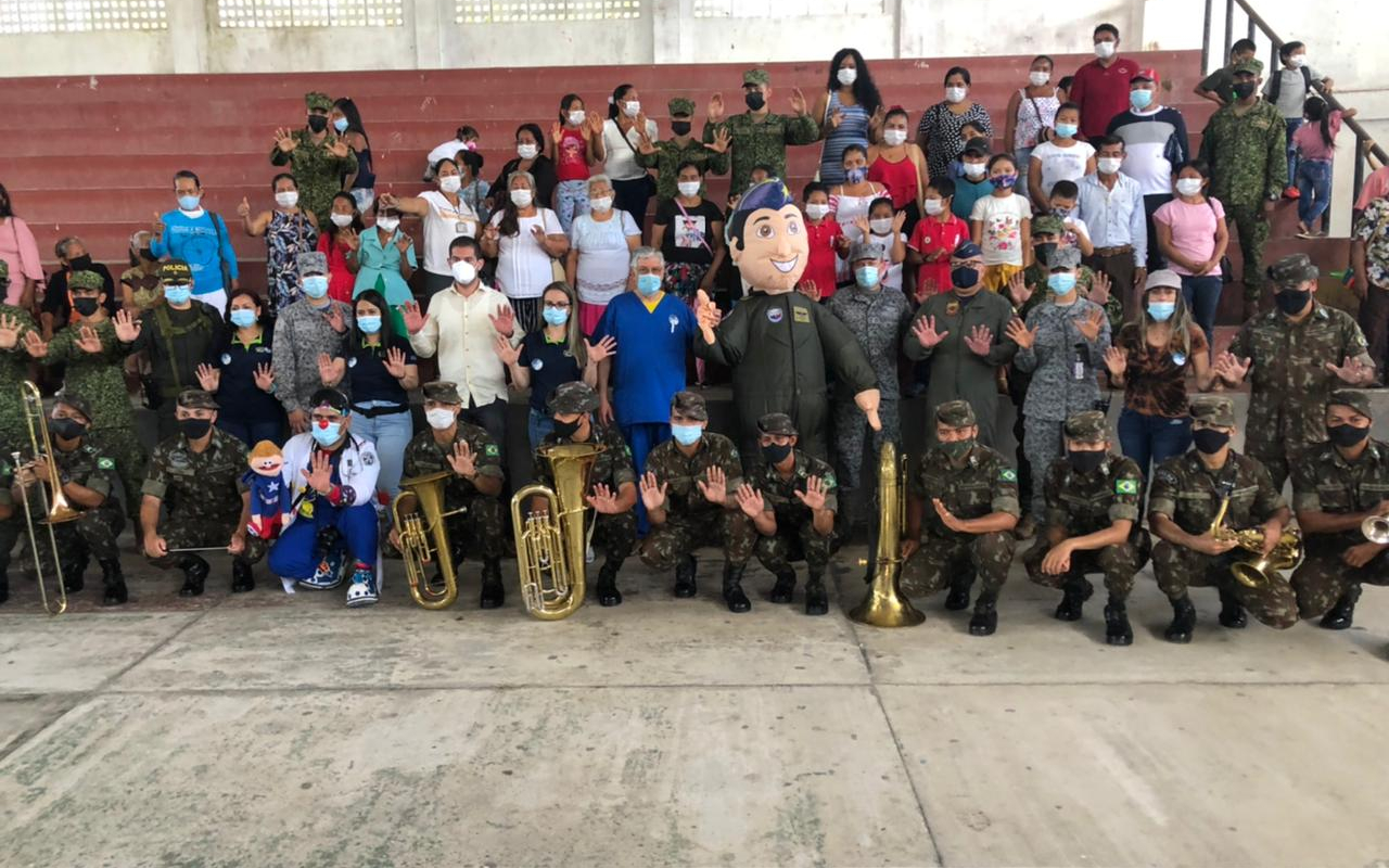 Transporte de donaciones para la Jornada de Apoyo al Desarrollo Binacional en Leticia por su Fuerza Aérea 