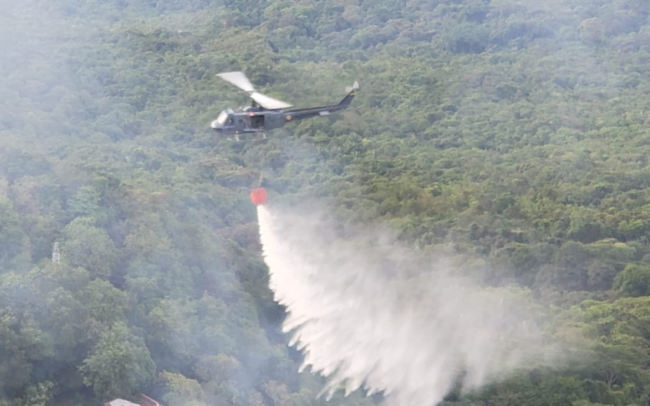 Oportuno control de incendio en zona rural de Melgar fue realizado por su Fuerza Aérea Colombiana