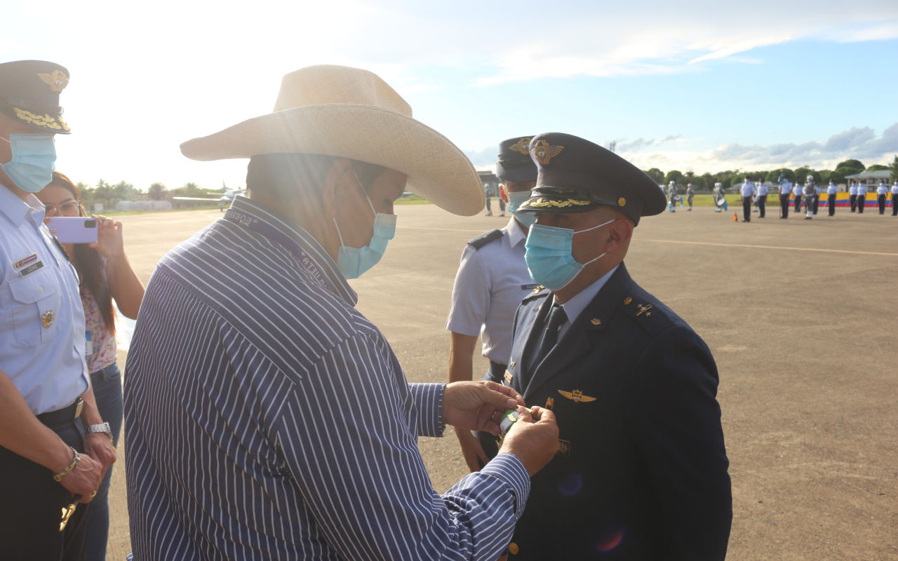 Máxima condecoración del Departamento del Caquetá es dada al Comando Aéreo de combate no.6