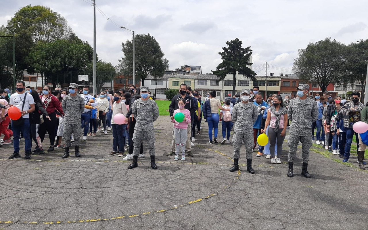 Creando más lazos de amistad con la comunidad