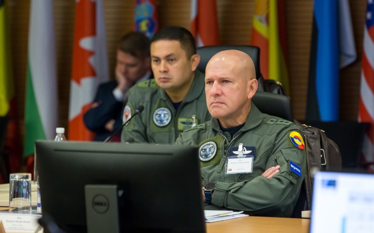 Esta importante conferencia reunió a 19 países miembros de la OTAN, y fue celebrada del 13 al 14 de octubre de 2021, en el Comando Aéreo Aliado AIRCOM, ubicado en la Base Aérea de Ramstein, Alemania, cuyo tema principal fue “Disuasión e Interoperabilidad para la Defensa”; países como Algeria, Baréin, Finlandia, Georgia, Irlanda, Japón, Jordania, Republica de Corea, Kuwait, Marruecos, Mongolia, Pakistán, Qatar, Serbia, Suecia, Túnez, Ucrania y Uzbekistán participaron en este encuentro.