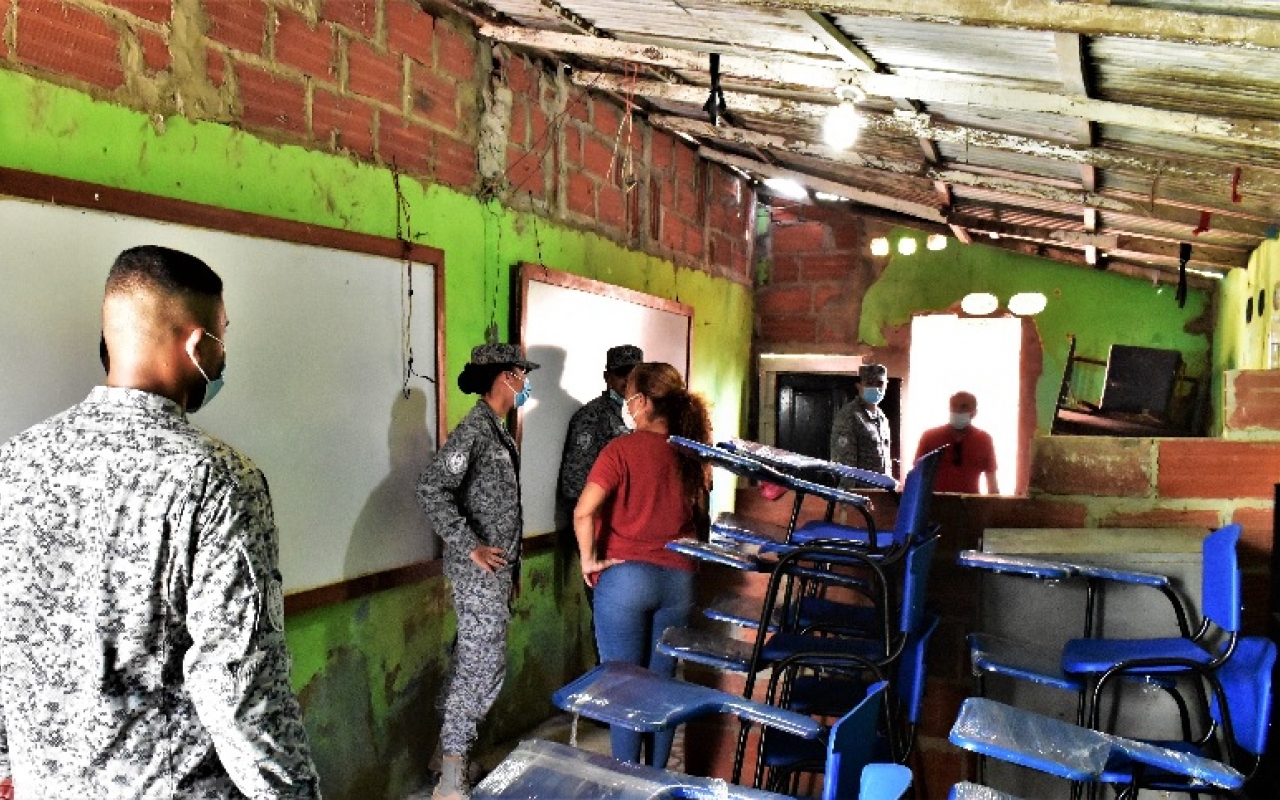 Dos instituciones educativas recibieron un gran apoyo de su Fuerza Aérea