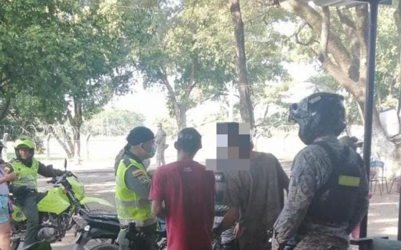 Puestos de control garantizan la seguridad de los ciudadanos sobre vía nacional
