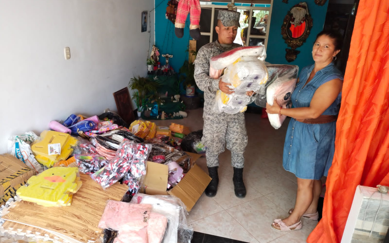 Hogares de zonas rurales del Meta recibieron regalos de su Fuerza Aérea Colombiana