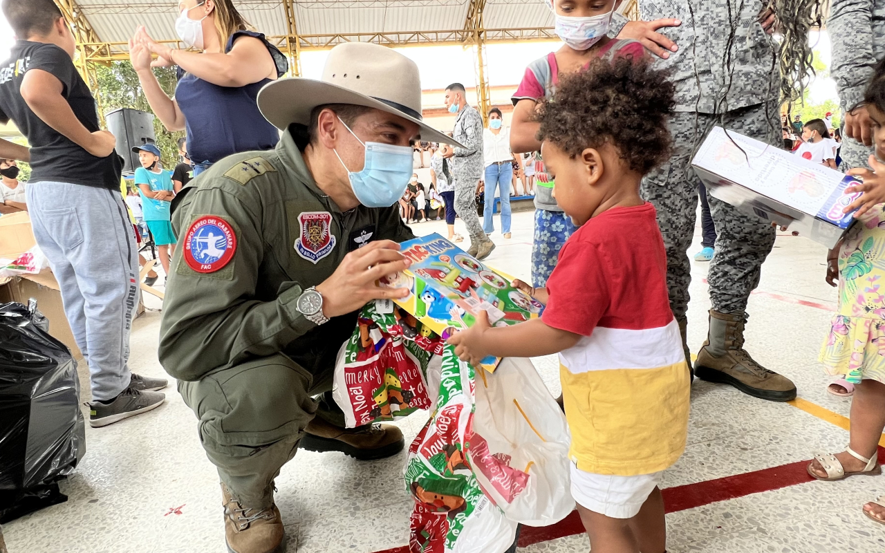Alegría y esperanza para los niños de Maní, Casanare gracias a su Fuerza Aérea