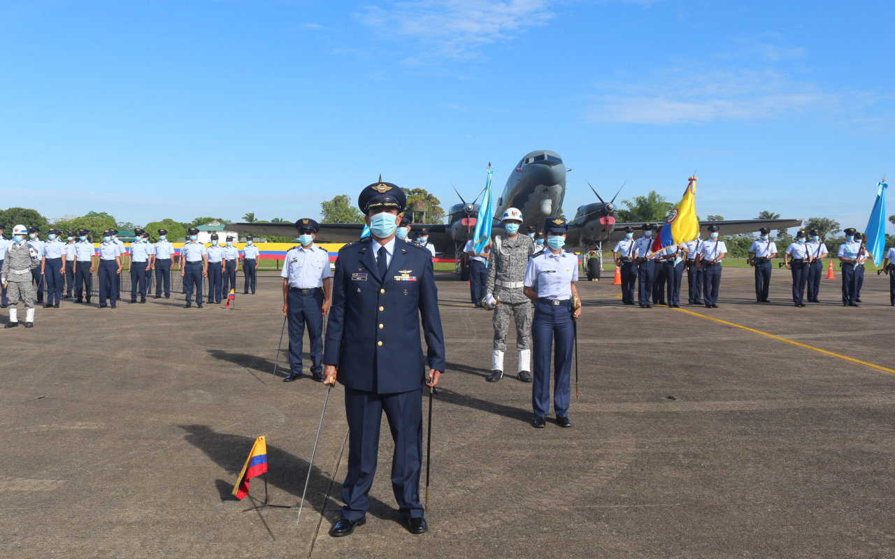 Ceremonia de transmisión de mando es realizada en el Comando Aéreo de Combate No.6 