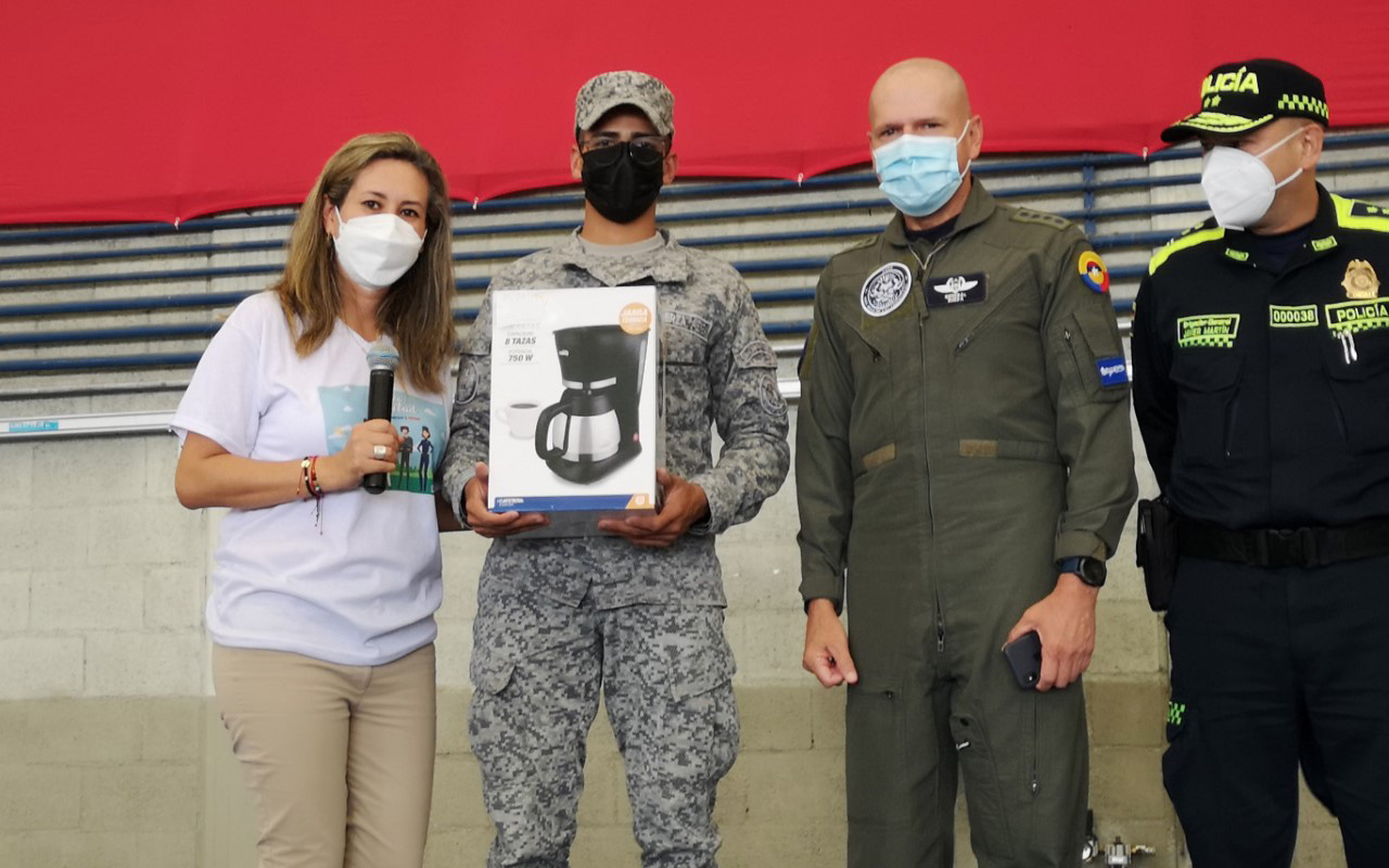 La Fuerza de la Gratitud, acompañó a militares y policías en Antioquia    