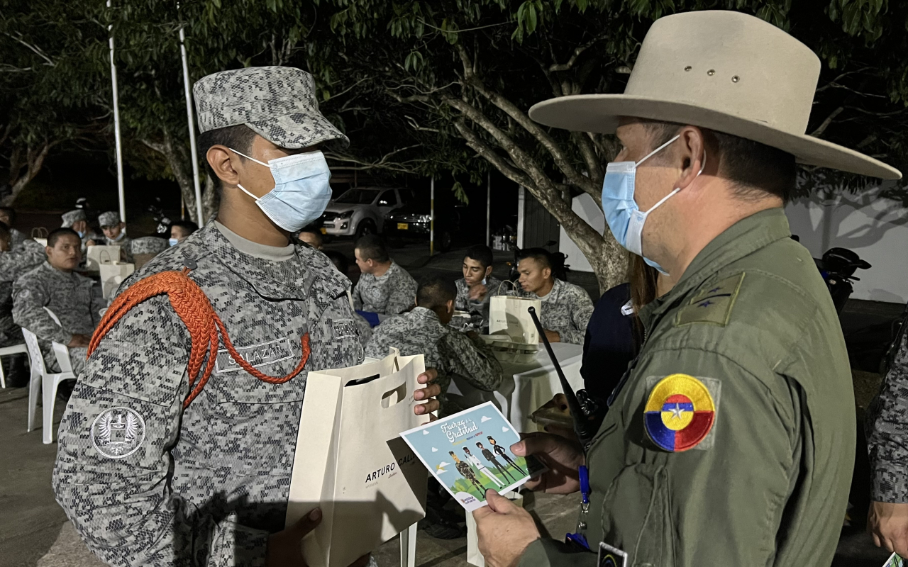 “Fuerza de la Gratitud” mensajes de apoyo y agradecimiento para los soldados del Grupo Aéreo del Casanare 