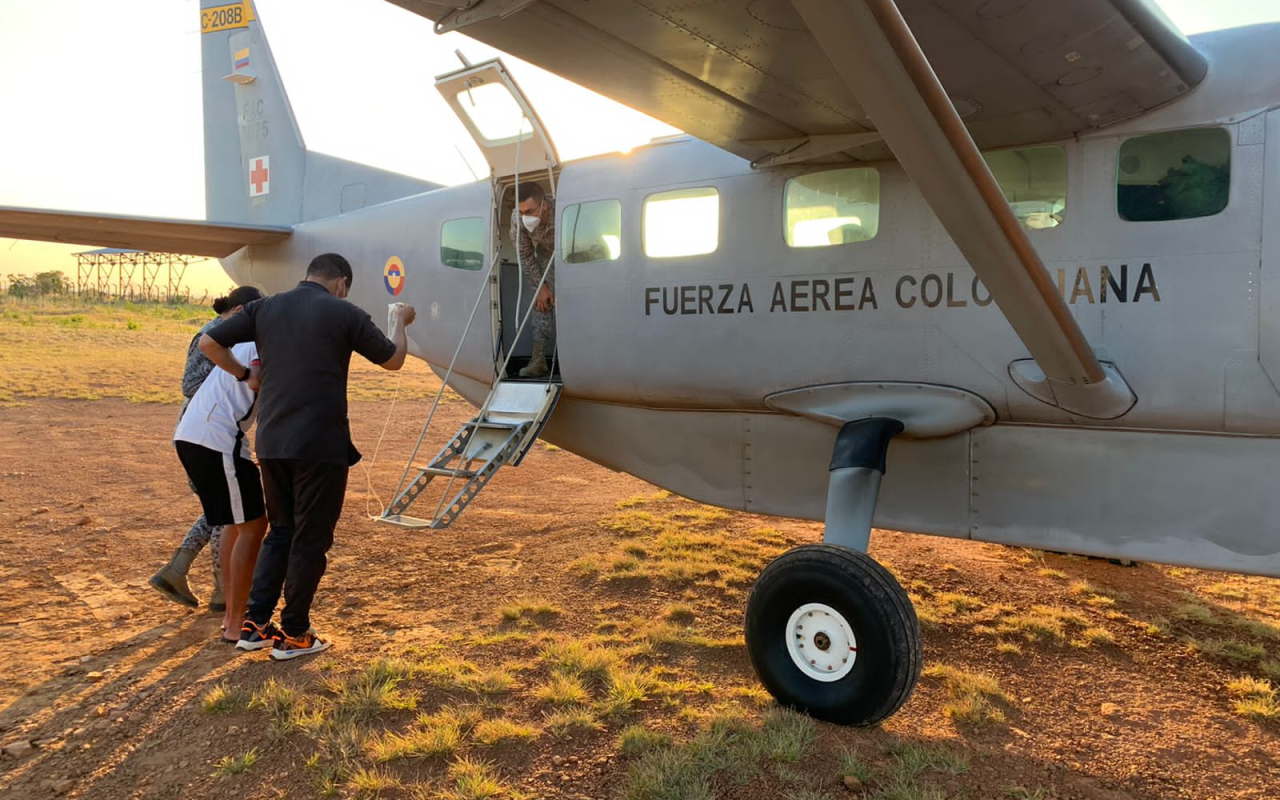 Hasta Cumaribo su Fuerza Aérea llegó para trasladar a soldado del Ejército Nacional