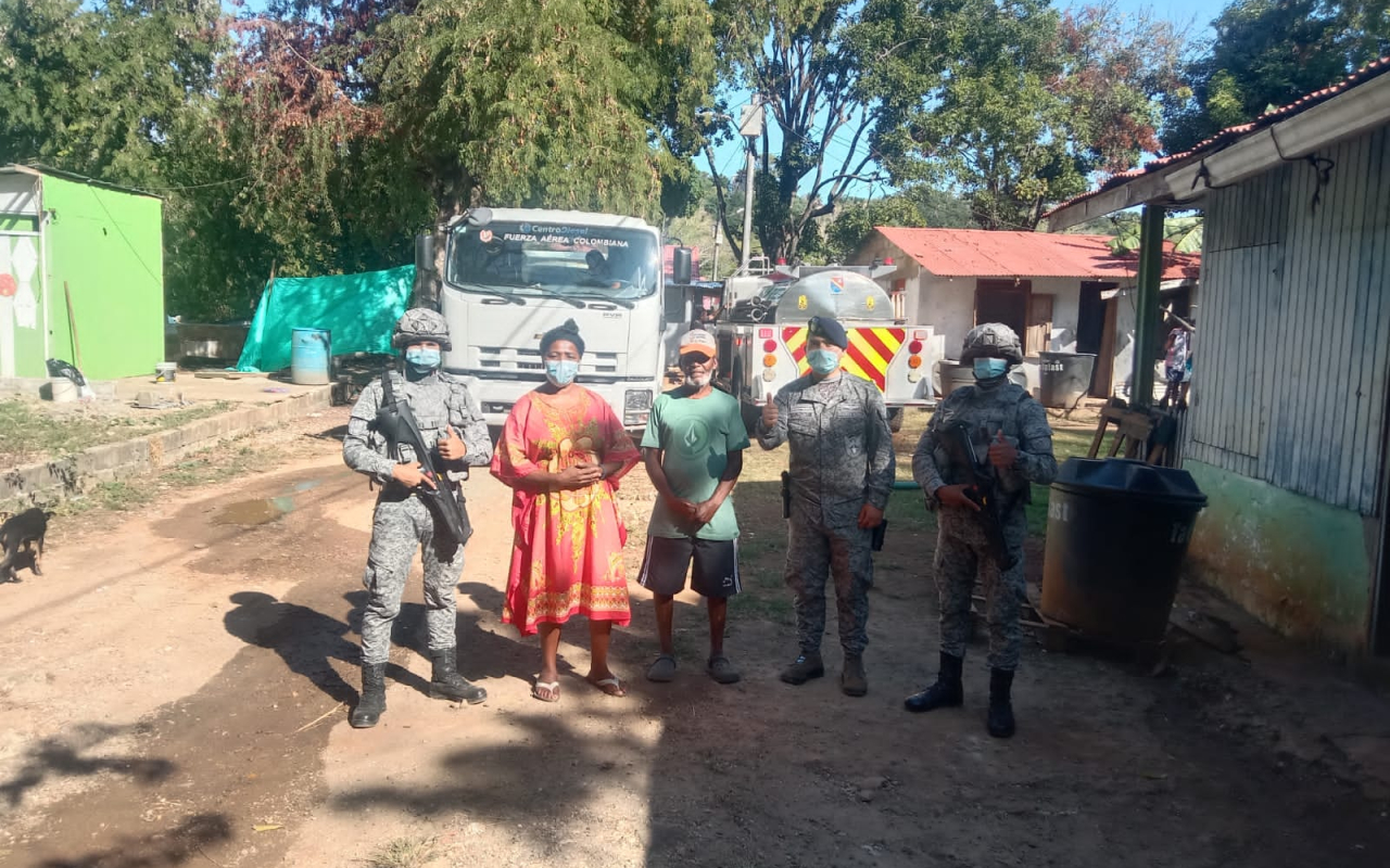 Agua potable llegó a habitantes de San Andrés Islas gracias a la acción de su Fuerza Aérea