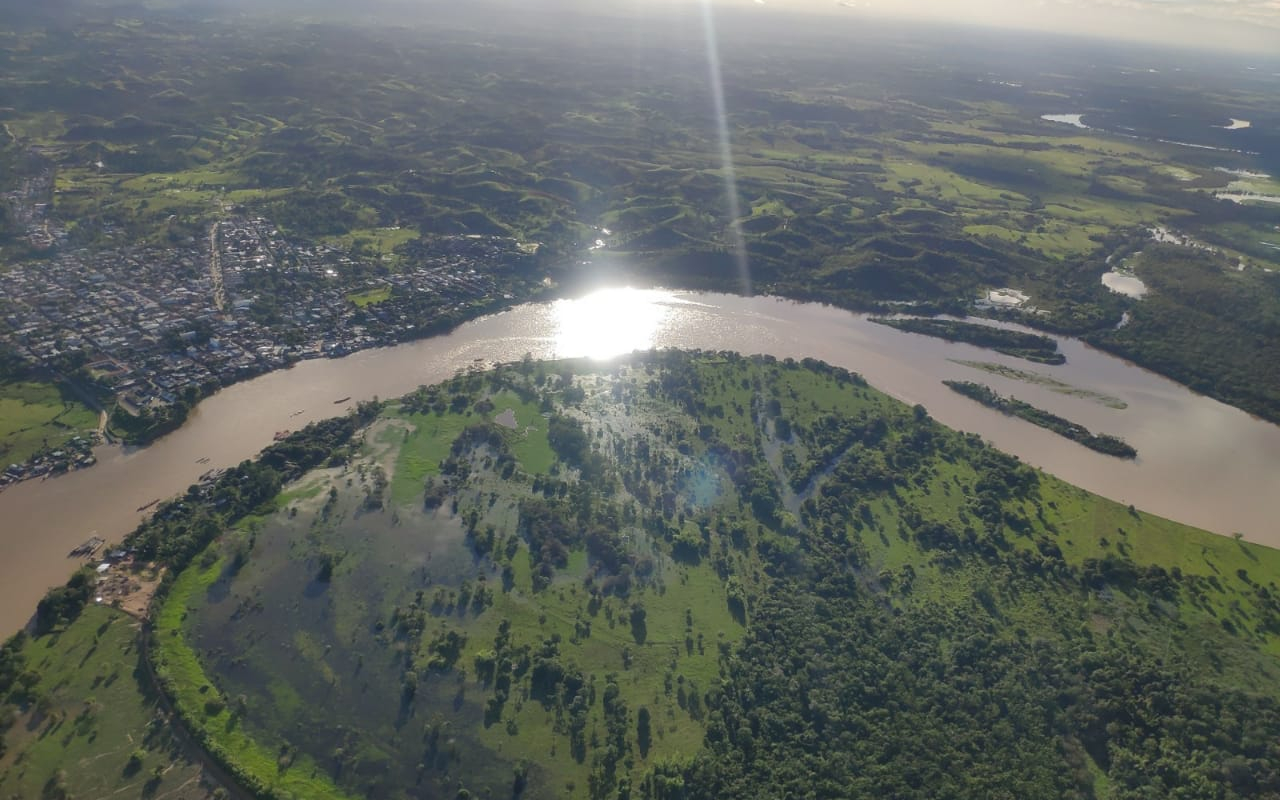 Viajeros retornaron a sus ciudades, acompañados por su  Fuerza Aérea