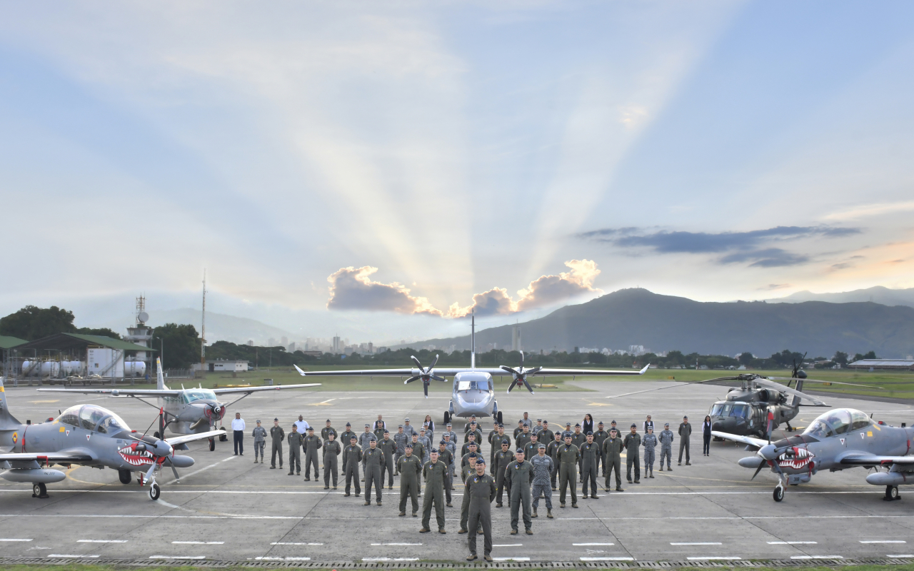 El Comando Aéreo de Combate No.7 cumple su noveno aniversario haciendo presencia en el suroccidente del país  