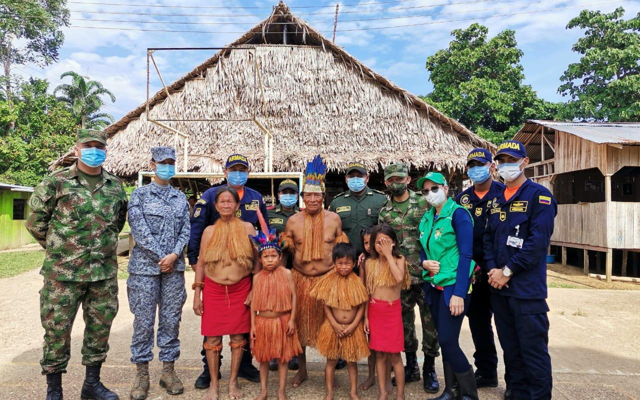 Maloca ancestral fue visitada por su Fuerza Aérea para beneficiar a comunidad indígena en el Amazonas