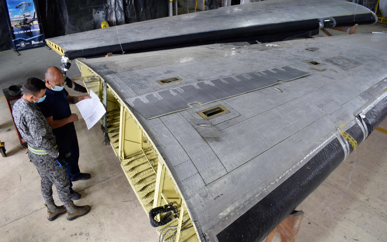 Avanza la inspección mayor del avión de combate AC-47T “Fantasma" de la Fuerza Aérea Colombiana