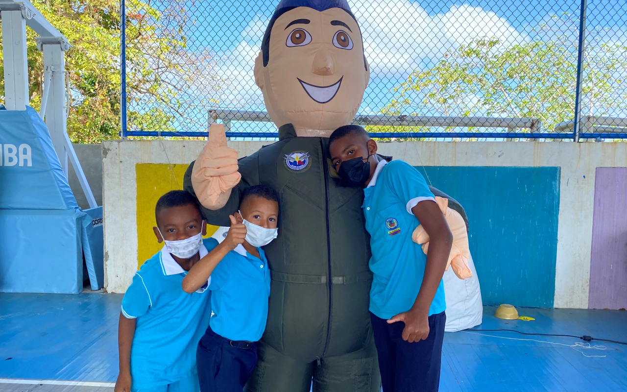 “Sonrisas descomplicadas”: 500 kits escolares para nuestros niños isleños