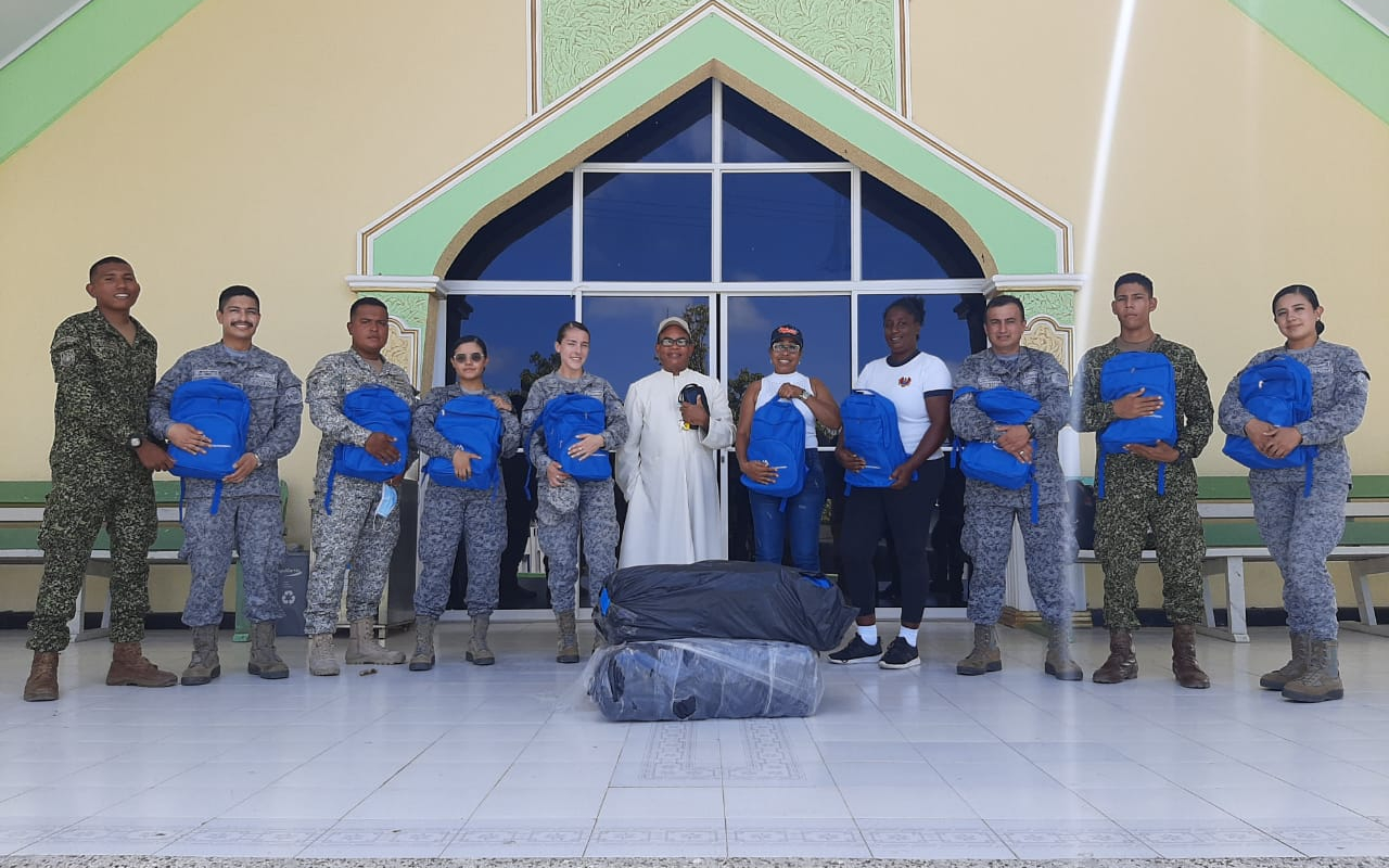 200 kits escolares fueron entregados en Providencia