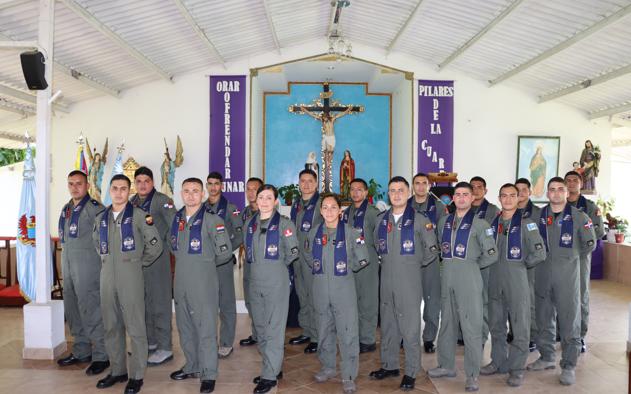 Simbólica ceremonia de bendición de bufandas para los alumnos internacionales