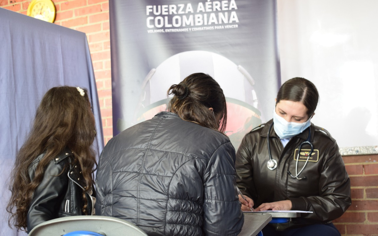 Más de 1.400 habitantes del municipio de Madrid se beneficiaron de la Jornada de Apoyo al Desarrollo liderada por su Fuerza Aérea Colombiana