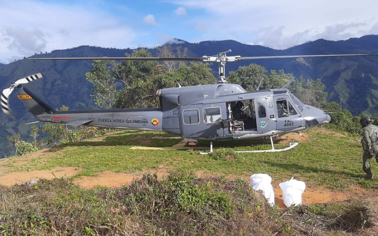 En municipios del sur del Tolima  hay agua potable en razón de un vuelo de su Fuerza Aérea 