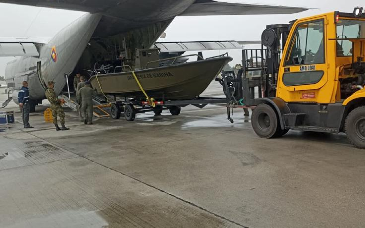 Se continúan transportando Botes Fluviales hacia el suroriente del país
