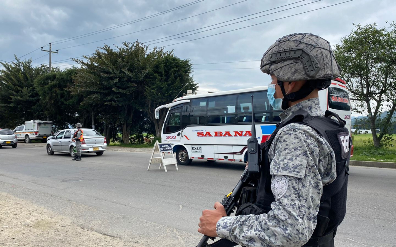 Durante la Semana Santa, su Fuerza Aérea Colombiana vela por la seguridad de la Sabana de Occidente