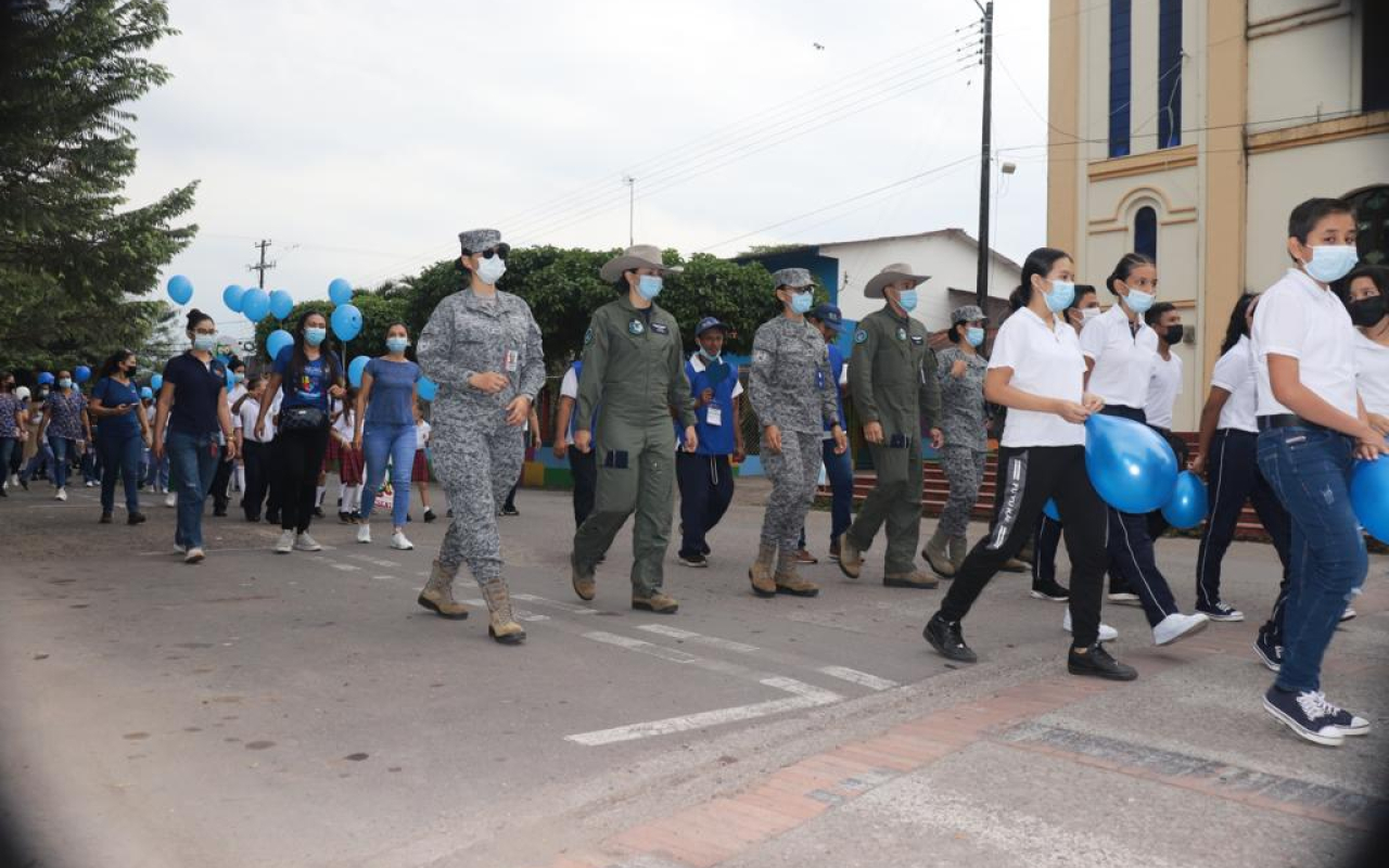Su Fuerza Aérea participó en la conmemoración del Día Mundial De Concientización Sobre El Autismo