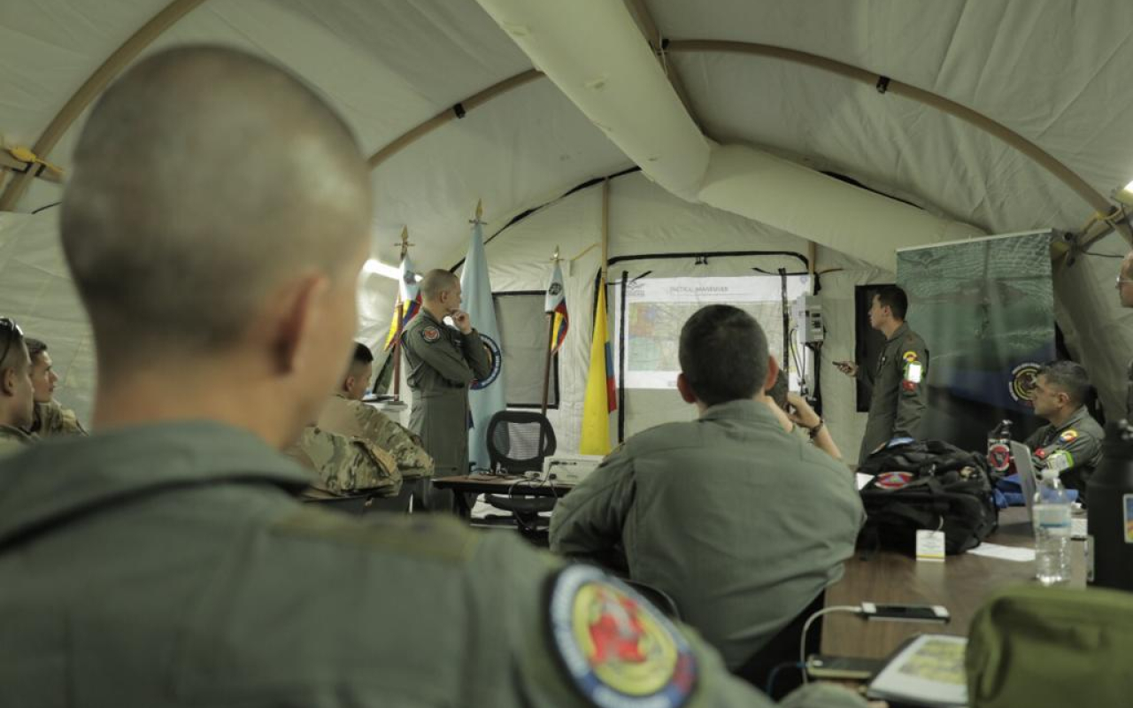 Comandante de Misión de rescate, rol que un colombiano desempeña en Red Flag Rescue 22-1