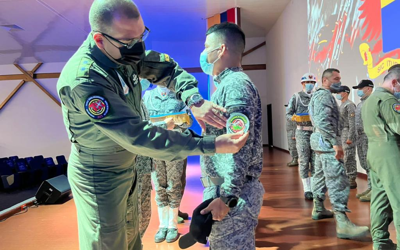 Vulcano, ejercicio operacional que fortalece entrenamiento de Tiradores Escogidos de Plataforma Aérea