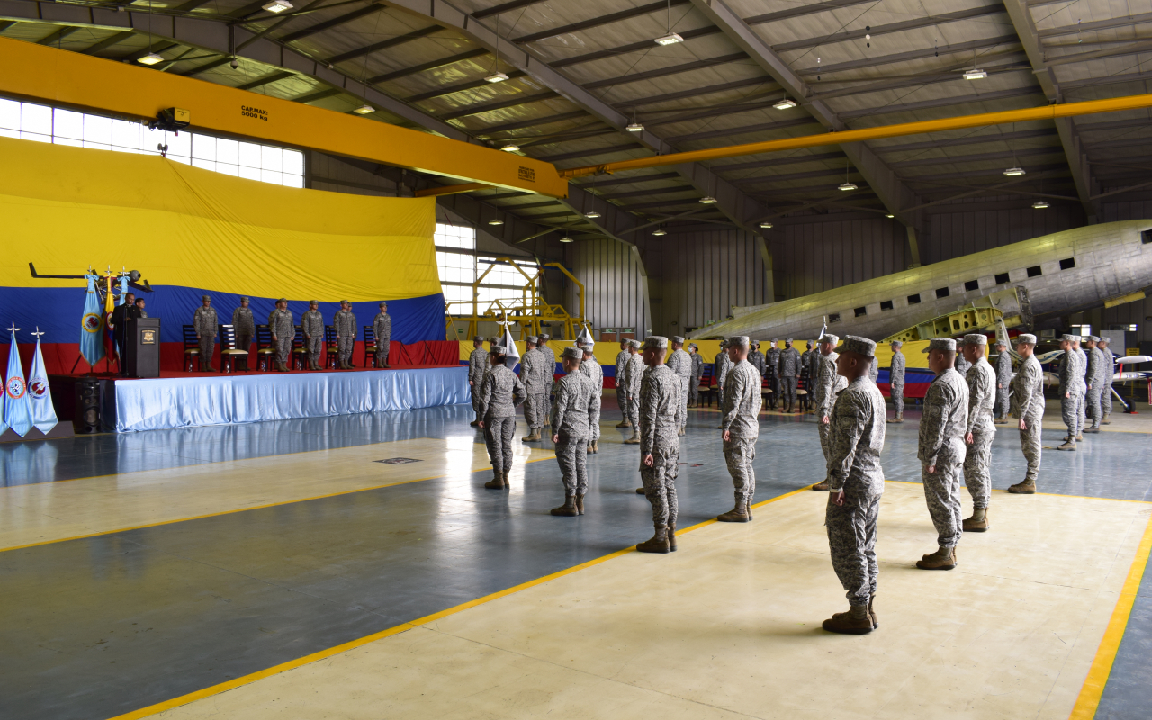 Reasignación logística de las aeronaves de su Fuerza Aérea Colombiana
