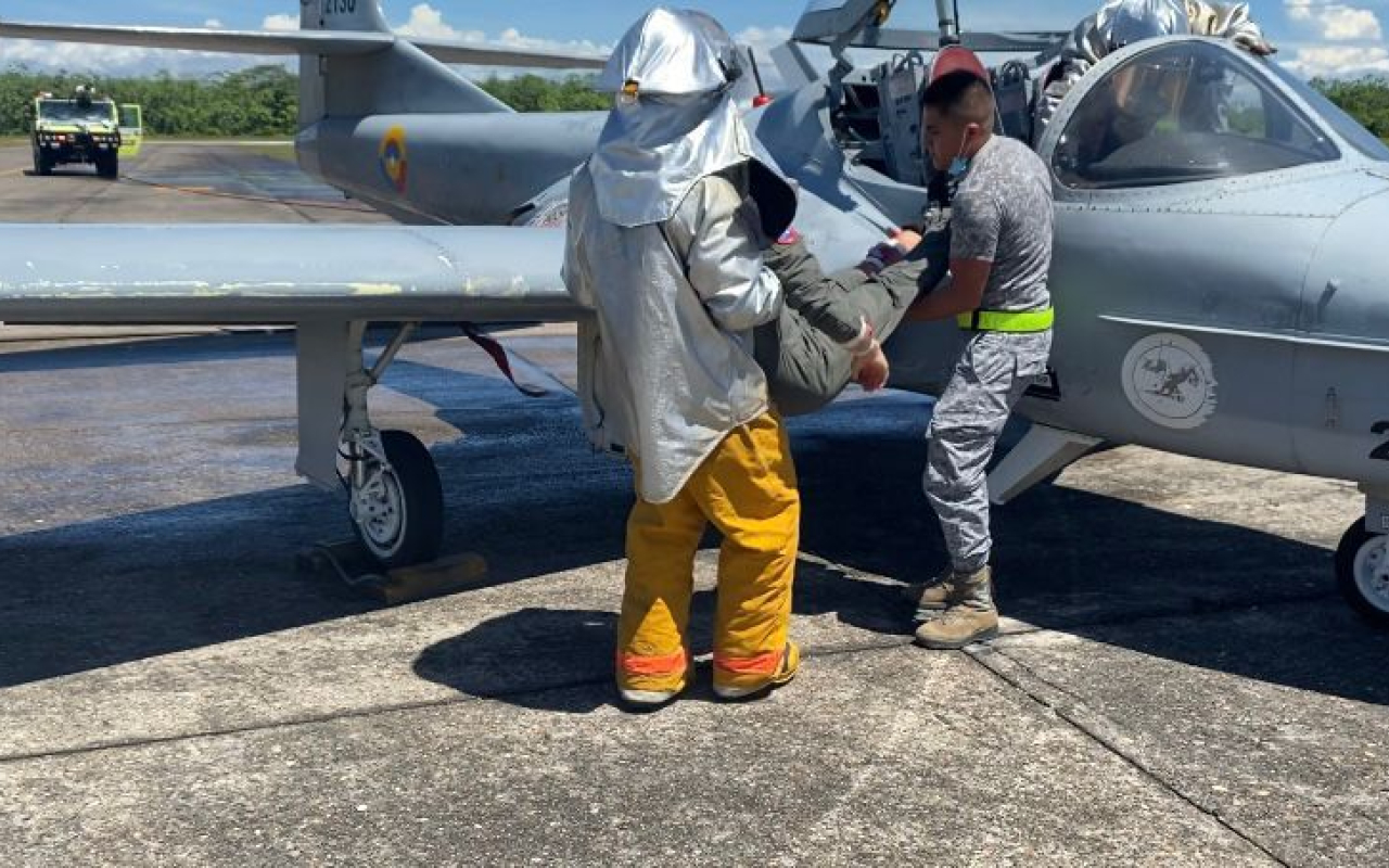 Simulacro de accidente aéreo pone a prueba capacidades de reacción de su Fuerza Aérea