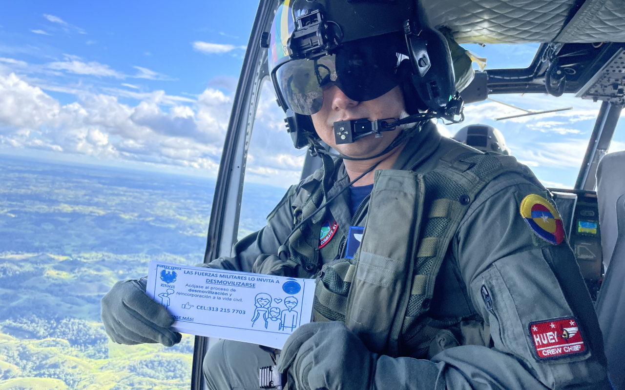 Fuerza Aérea envía un mensaje contundente a los  habitantes de Cartagena del Chairá