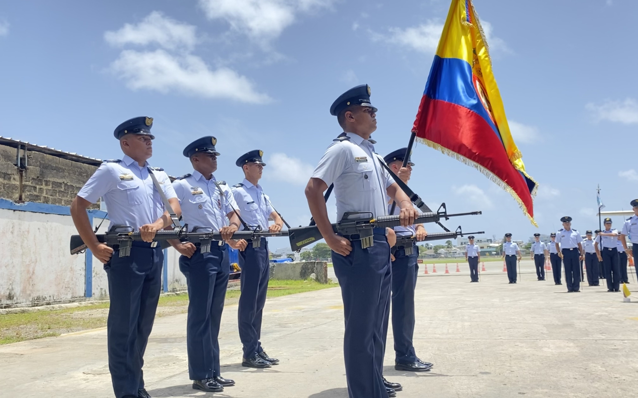 Ceremonia militar con motivo del cuadragésimo primer aniversario del Grupo Aéreo del Caribe