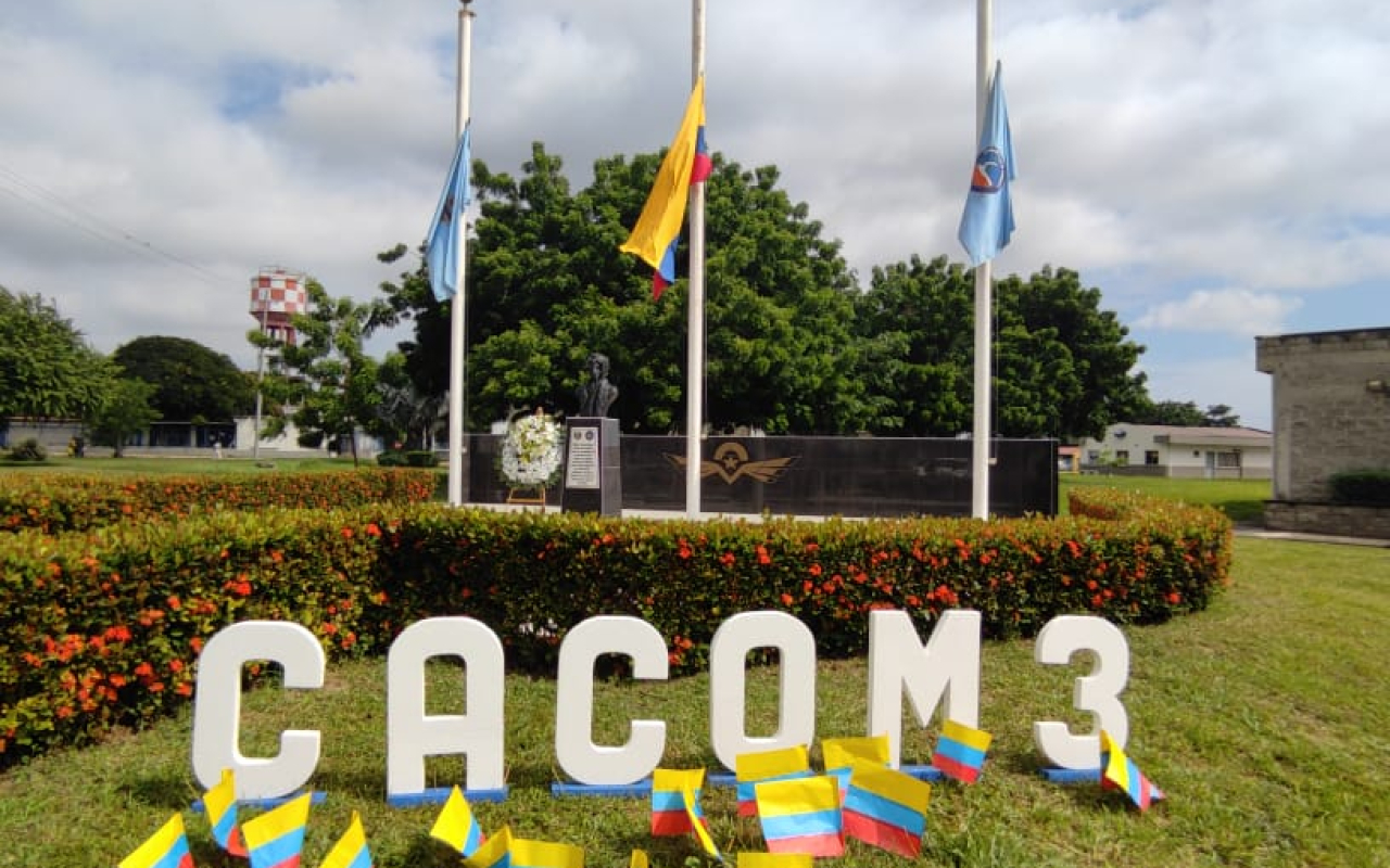 El Día de los héroes se conmemoró en el Comando Aéreo de Combate No. 3