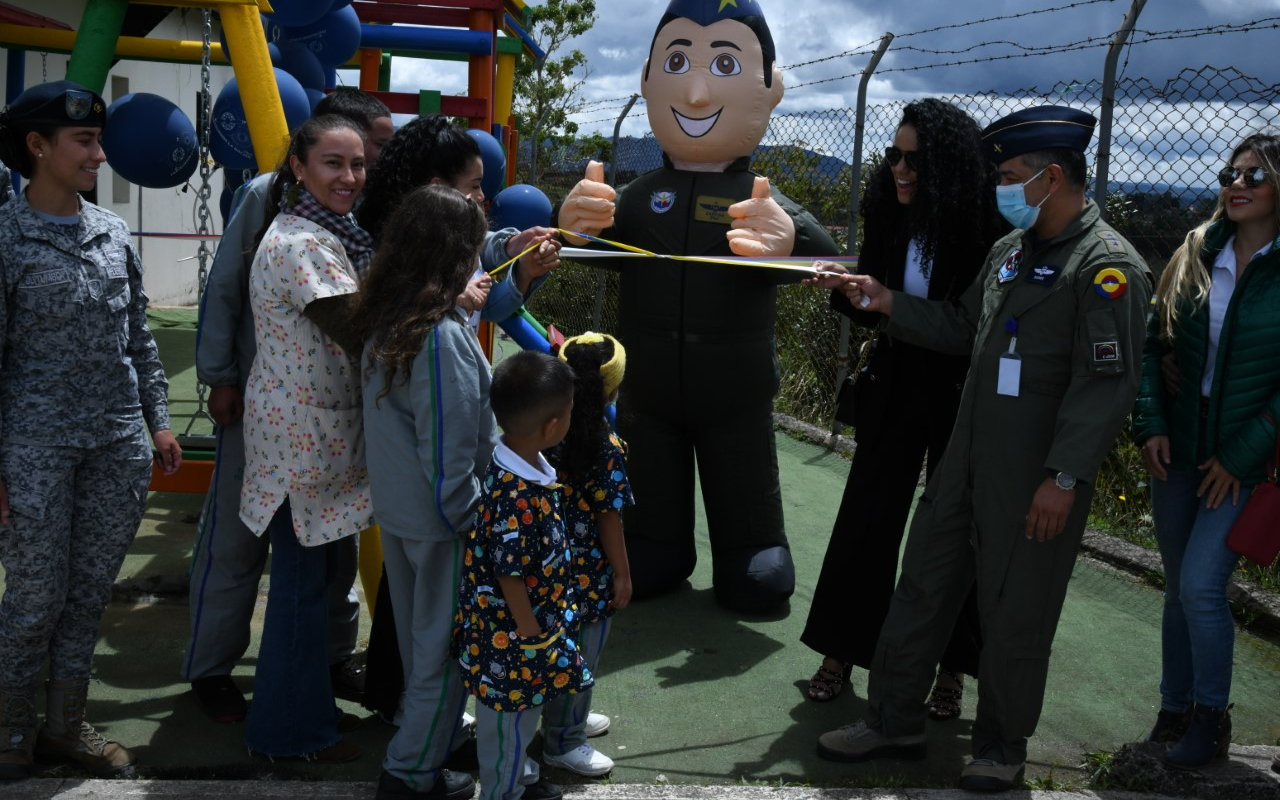 Instituciones Educativas de Rionegro reciben parques recreativos