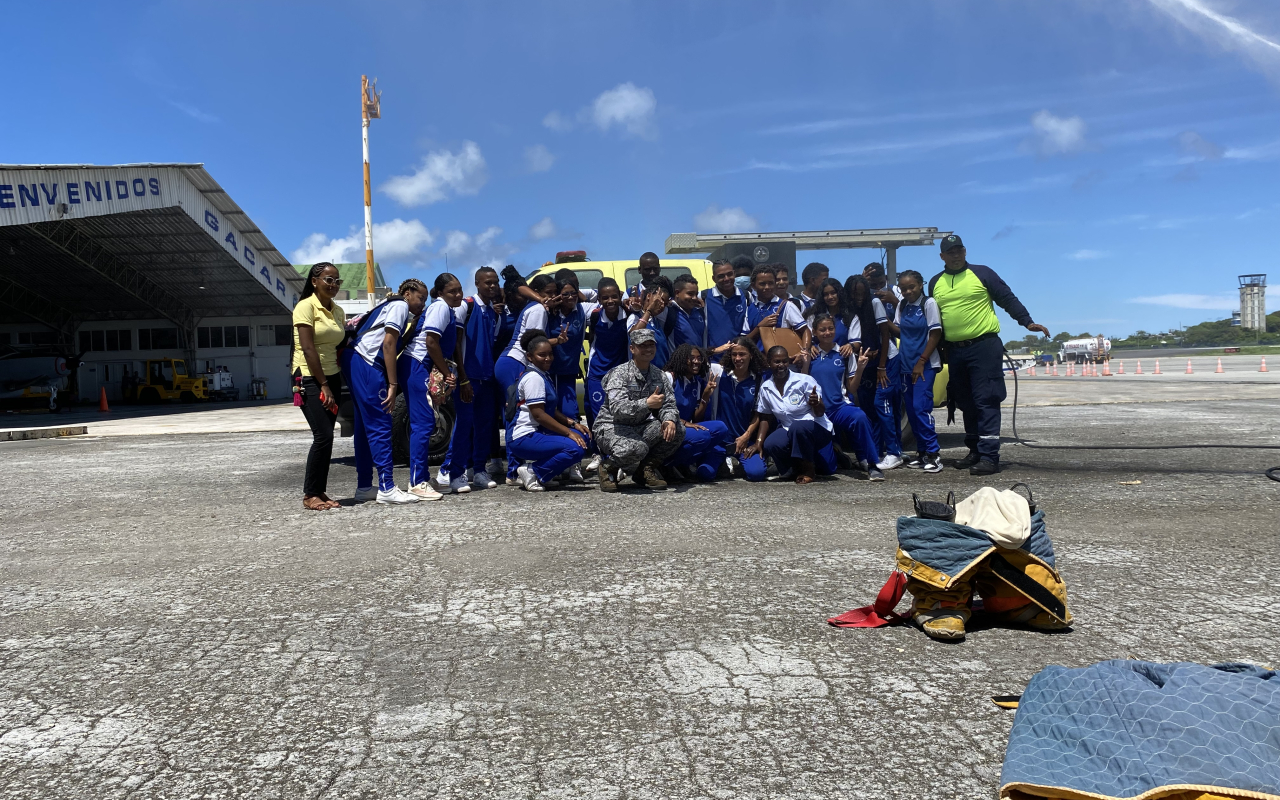 Programa "Así se va a las estrellas" para adolescentes en San Andrés Islas