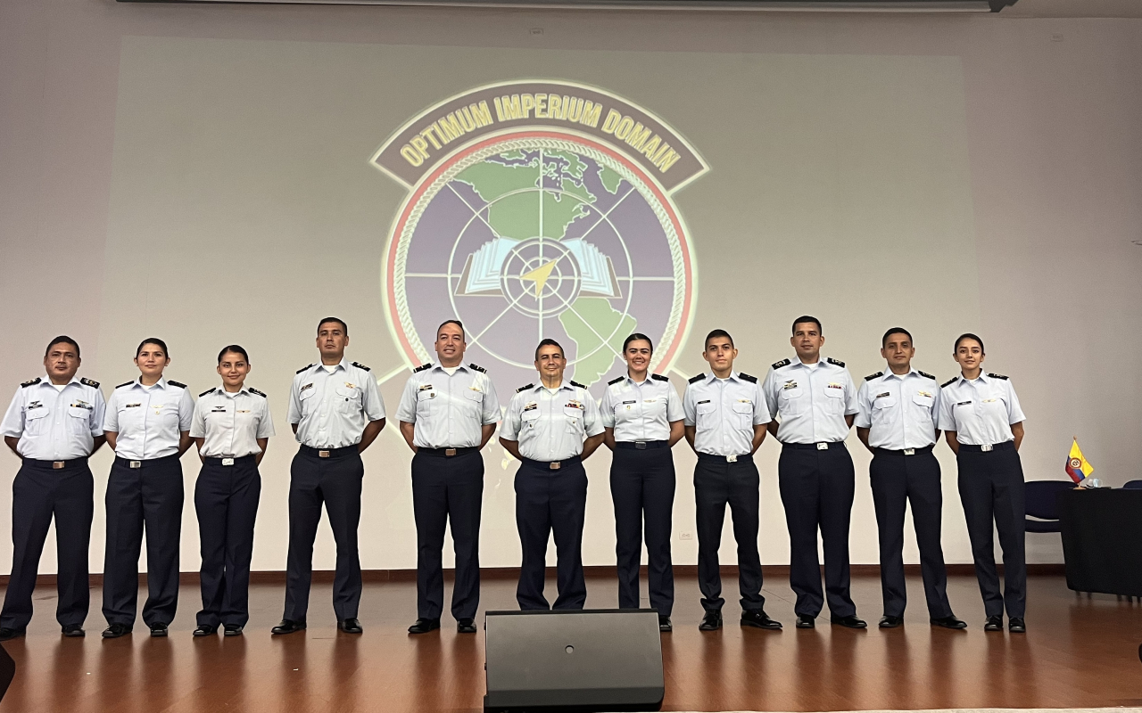 Con Ceremonia militar la Escuela del Sistema de Defensa Aérea Nacional, celebró su aniversario número 11