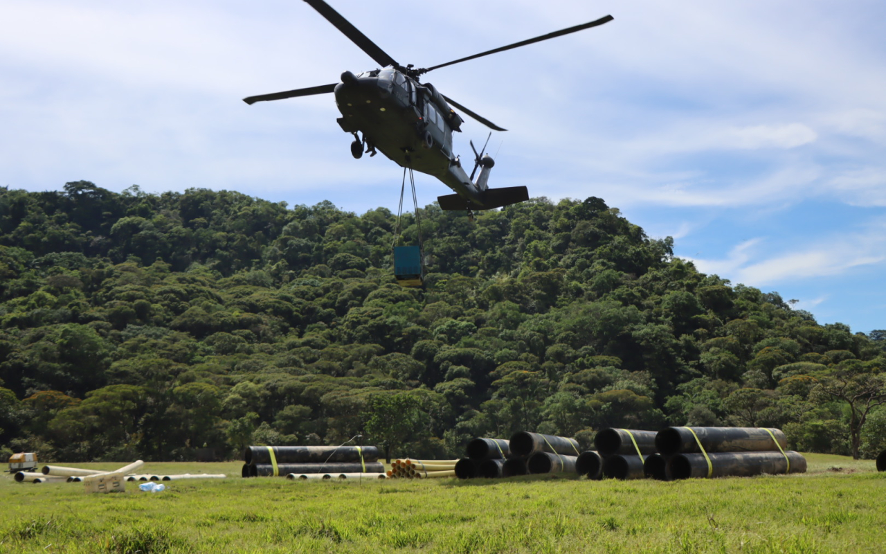 Avanzan obras de rehabilitación en la Bocatoma con el apoyo de su Fuerza Aérea