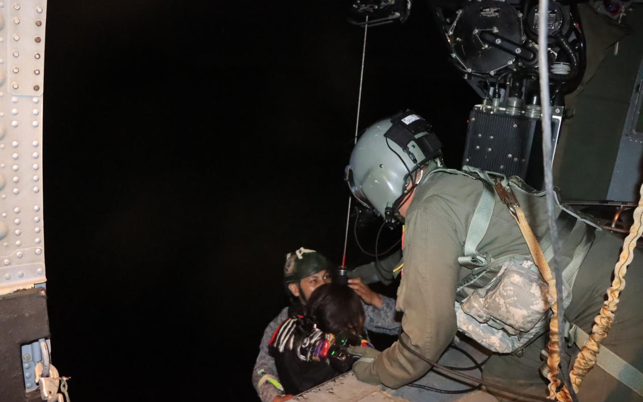 Dos personas víctimas de accidente en avión civil fueron rescatadas por su Fuerza Aérea en la selva del Guainía