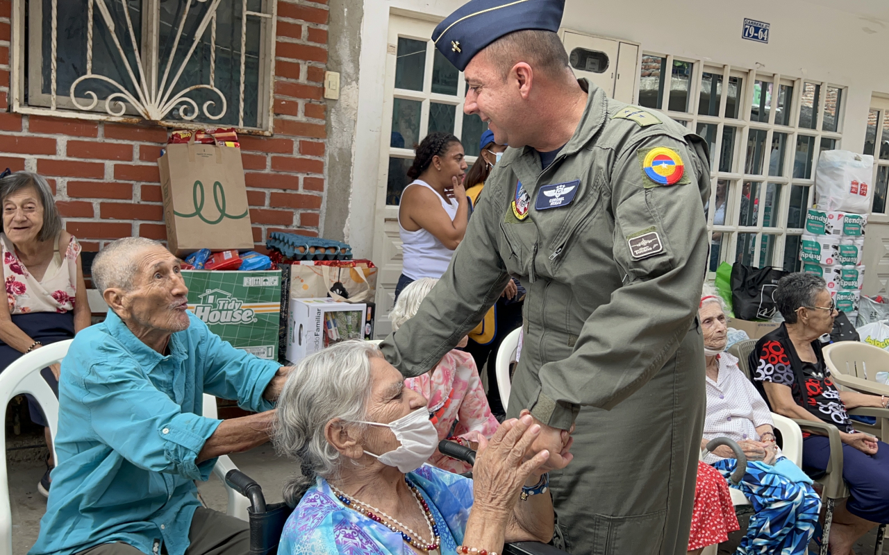 Hogar Geriátrico San Mateo en Cali, recibió donatón de alimentos