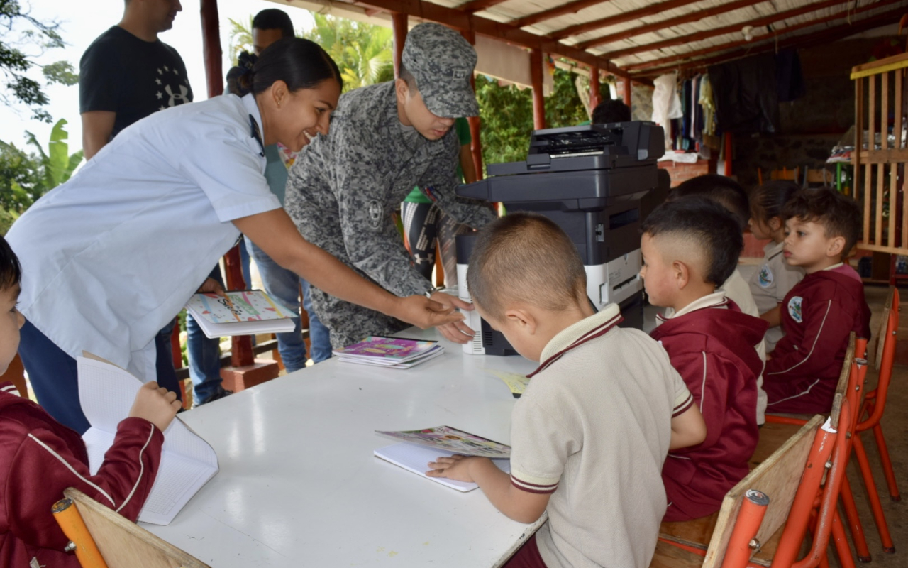 Nuevas herramientas de enseñanza para el Centro Infantil Brillantes Pensadores