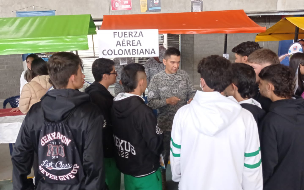 En Feria Educativa participó su Fuerza Aérea Colombiana