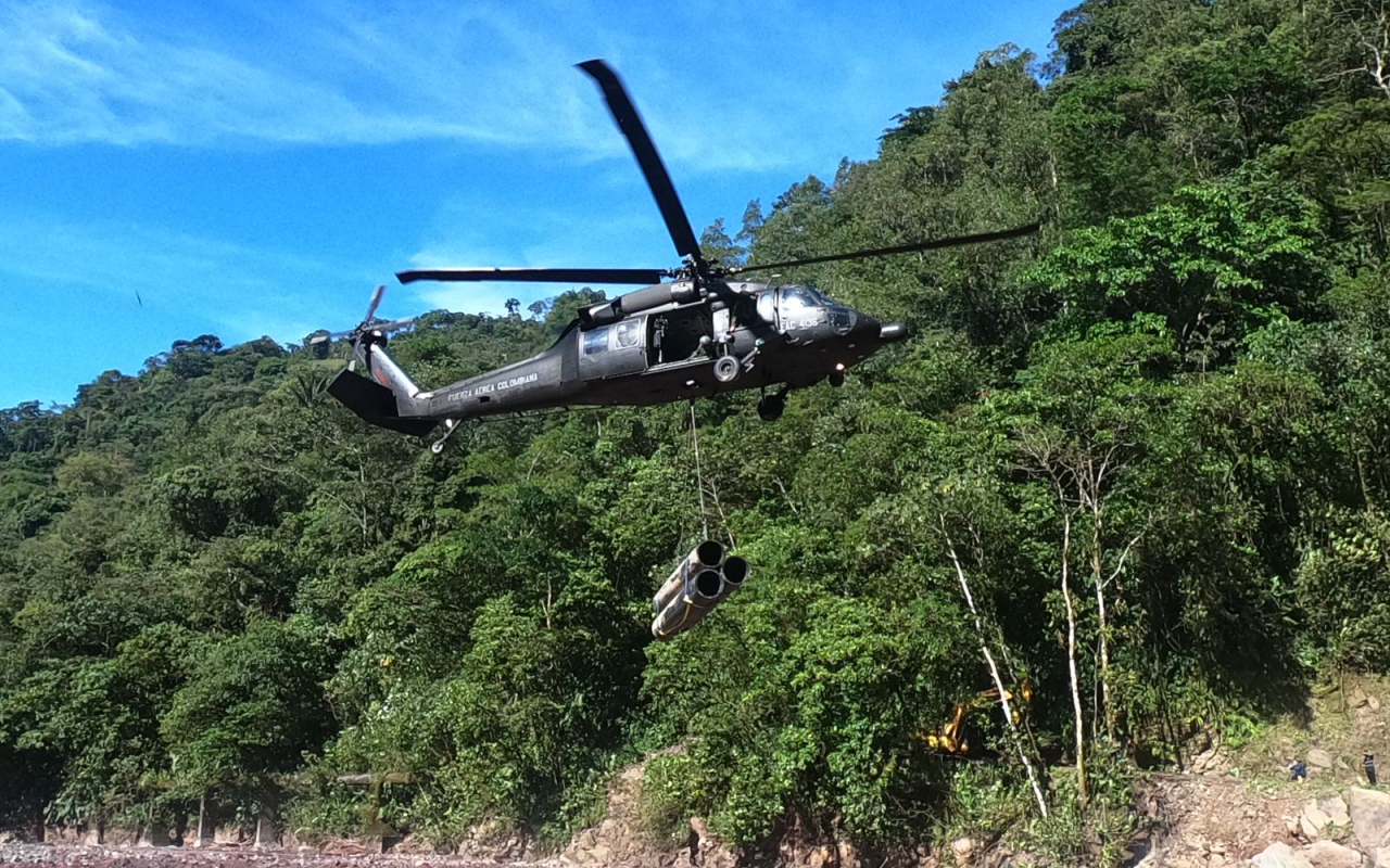 Elementos necesarios para reparaciones del acueducto de Villavicencio fueron transportados por su Fuerza Aérea