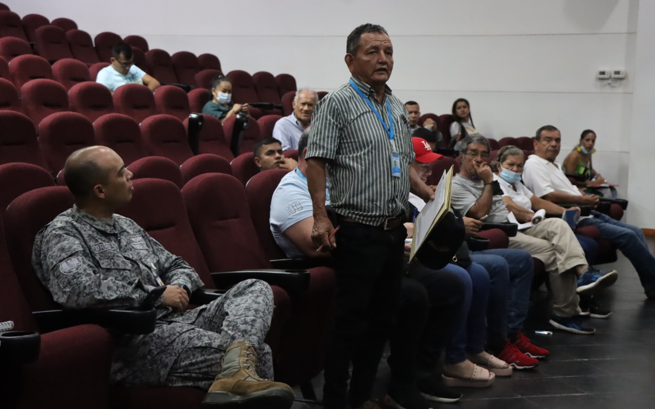 Encuentro estratégico con líderes comunitarios se realizó en el CACOM 2 