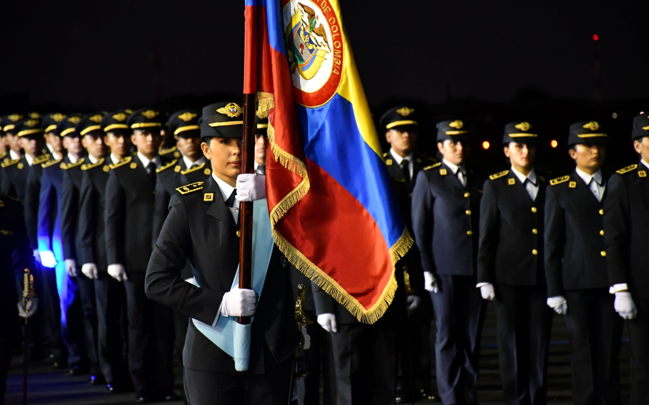 Nuevos Subtenientes forman parte de su Fuerza Aérea Colombiana