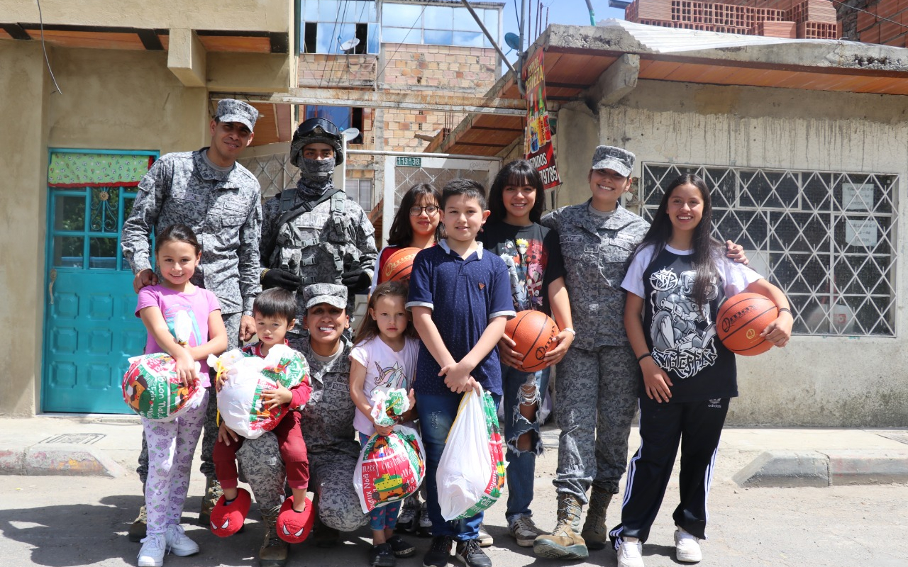 Entre risas y alegrías son entregados regalos a los niños de las comunidades aledañas de  CATAM