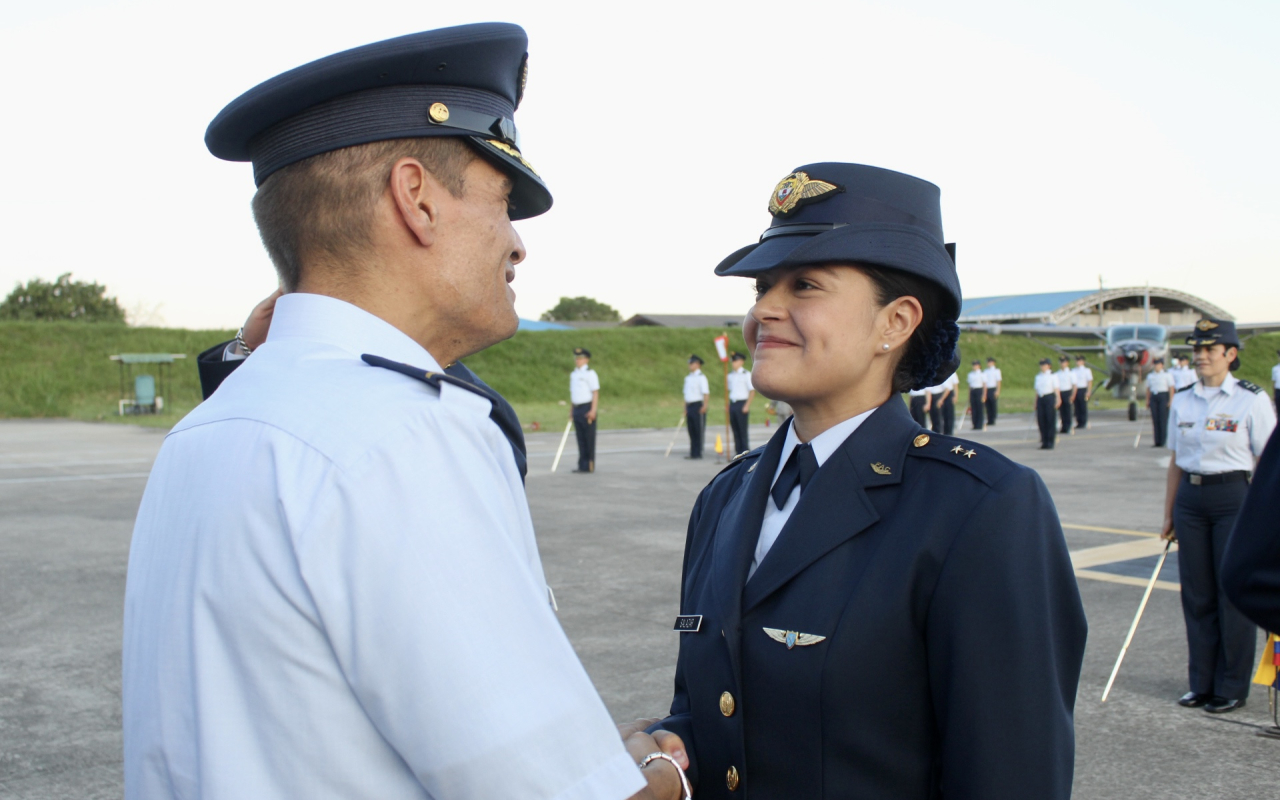 Ceremonia Militar de ascenso de Oficiales de su Fuerza Aérea Colombiana en Casanare